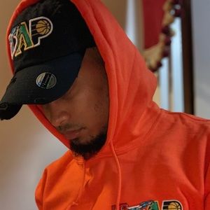 Meet your Posher, Carlos